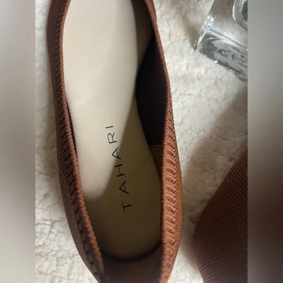 Tahari Slip on Bow detailed preppy Women's pointed toe Brown Flats, NWT, size 10 - Picture 5 of 10